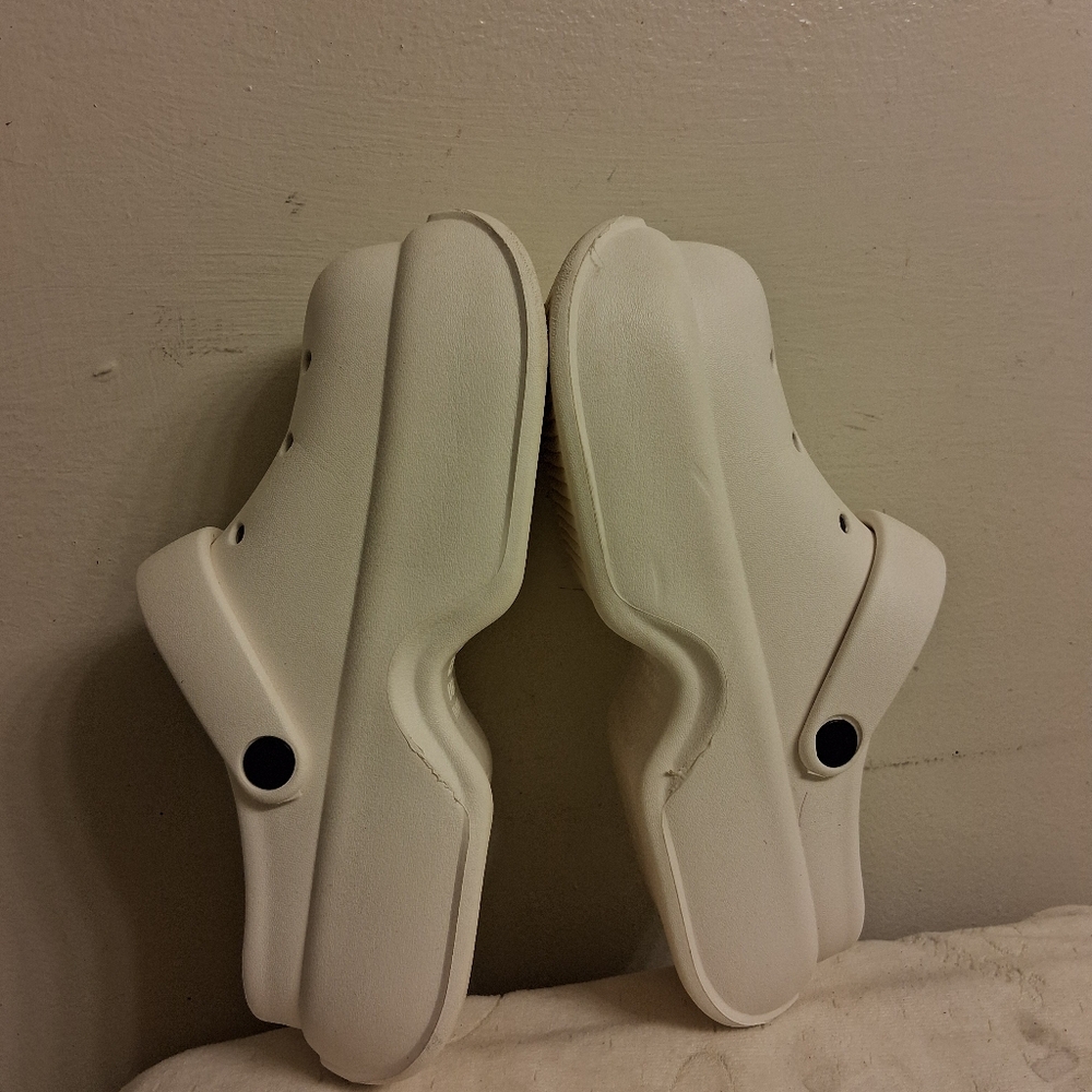Womens 2 Inches Platfotm Bear Design Clogs - White Size 9 - 10,  Like Crocs - Picture 13 of 16
